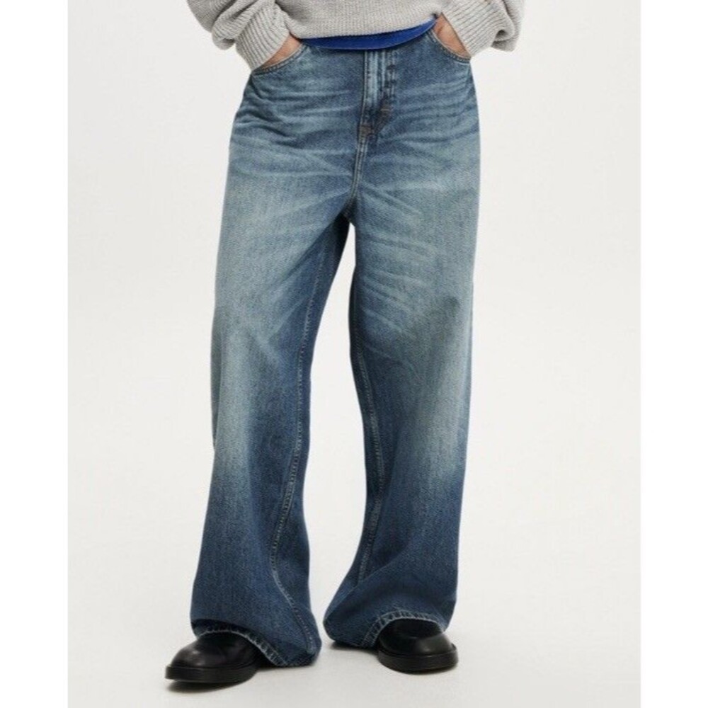 Cotton On Men’s Super Baggy Jeans Size: 34 Vice Blue
